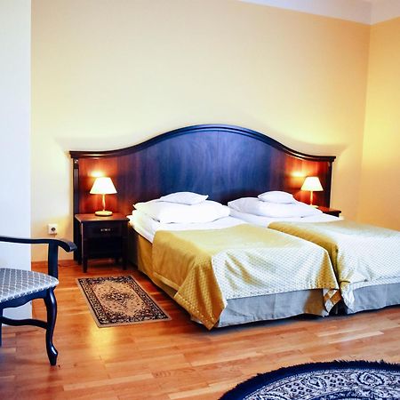 Hotel Zamek Krolewski W Rydzynie Rydzyna Bagian luar foto