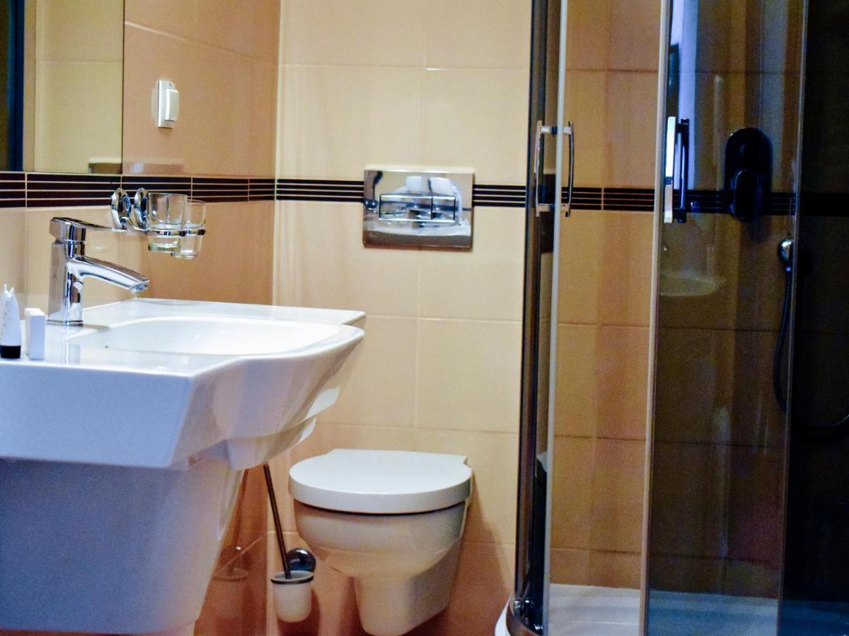 Hotel Zamek Krolewski W Rydzynie Rydzyna Bagian luar foto