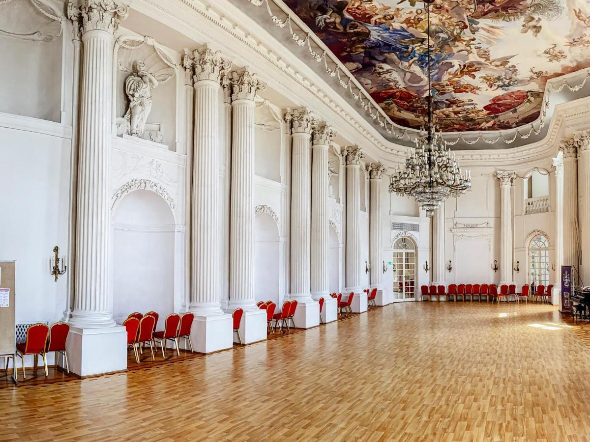 Hotel Zamek Krolewski W Rydzynie Rydzyna Bagian luar foto