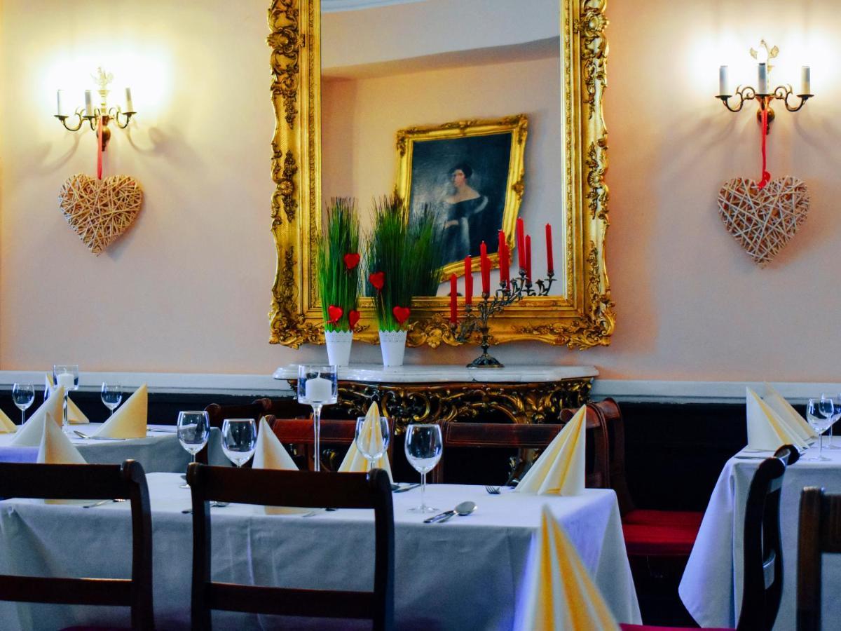 Hotel Zamek Krolewski W Rydzynie Rydzyna Bagian luar foto