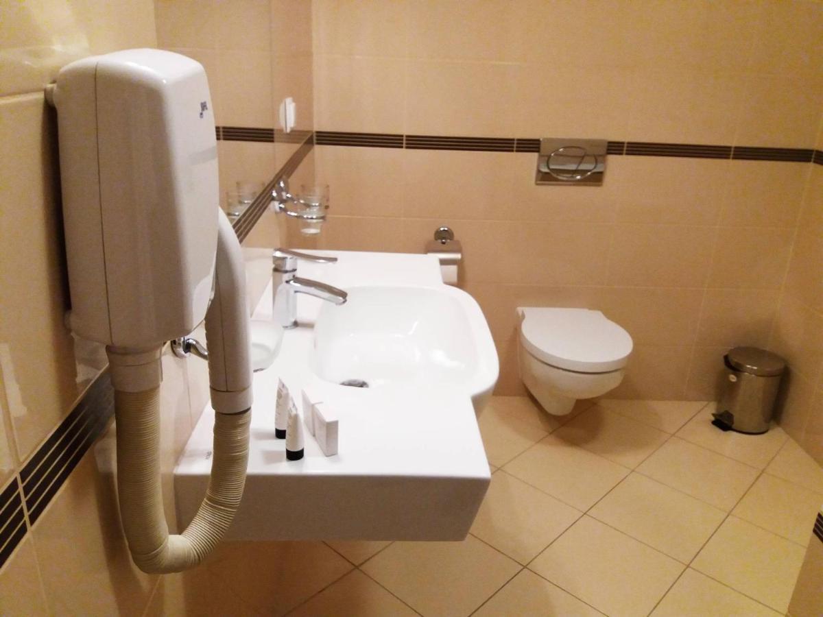 Hotel Zamek Krolewski W Rydzynie Rydzyna Bagian luar foto