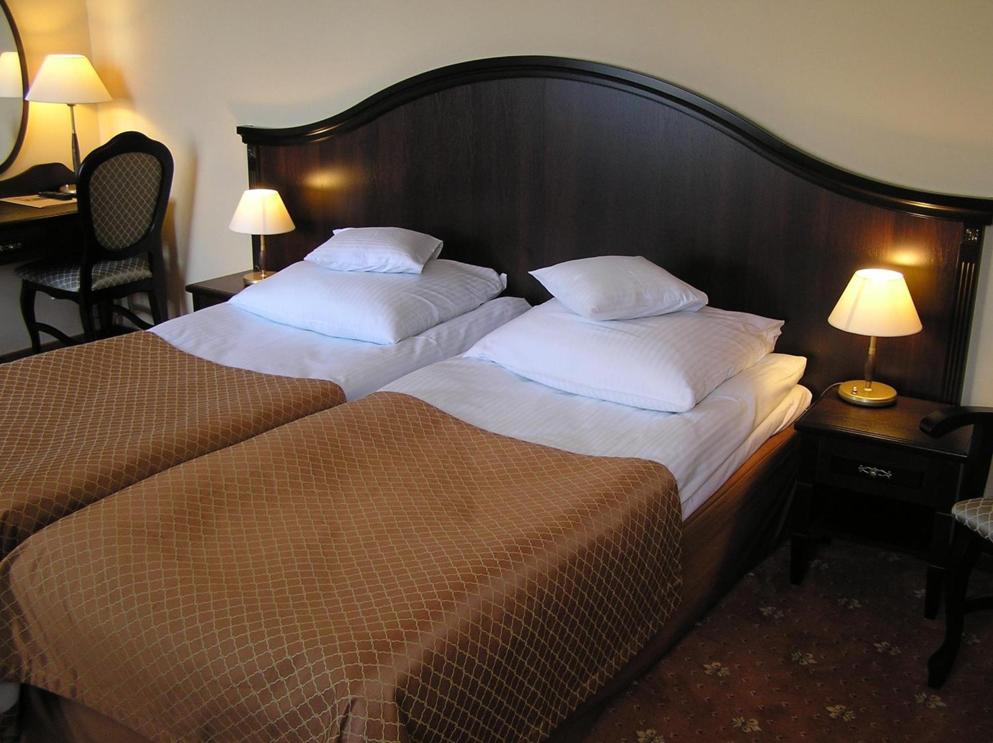 Hotel Zamek Krolewski W Rydzynie Rydzyna Bagian luar foto